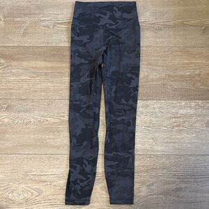Lululemon Athletica Black & Grey Camouflage Print Yoga Pant Leggings